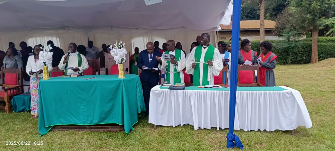 Together with my colleague Principal Secretary State Department for Labour and Skills Development Shadrach Mwadime where we attended Sunday service at A. C. K St. Mathews Kiagima under the Diocese of Embu. 

We used this opportunity to emphasize the Government's shared commitment