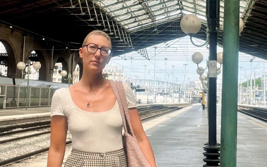 🚨🇫🇷 𝗔𝗟𝗘𝗥𝗧𝗘 𝗜𝗡𝗙𝗢 — Ludivine a reçu une AMENDE de 50 € pour avoir acheté son billet à bord du train juste après le départ.

Son train initial étant en retard, elle a été contrainte de monter dans le précédent pour ne pas manquer son rendez-vous de CHIMIOTHÉRAPIE à