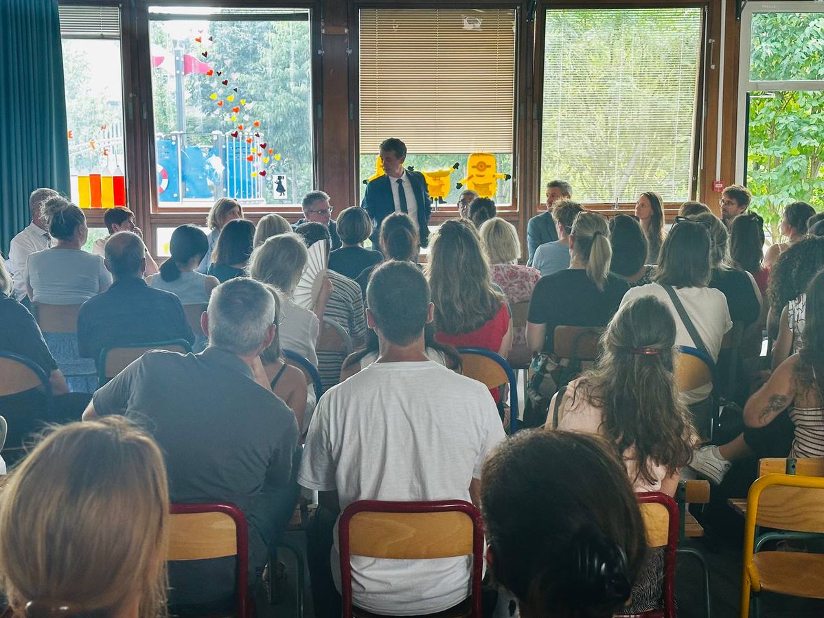 L’ensemble de la communauté scolaire de l’école des Teppes à Annecy a été affectée par l'incendie de samedi soir. Profondément touchés, le recteur et le maire se tiennent ce matin aux côtés des élèves, familles et équipes, pour leur exprimer tout leur soutien dans cette épreuve