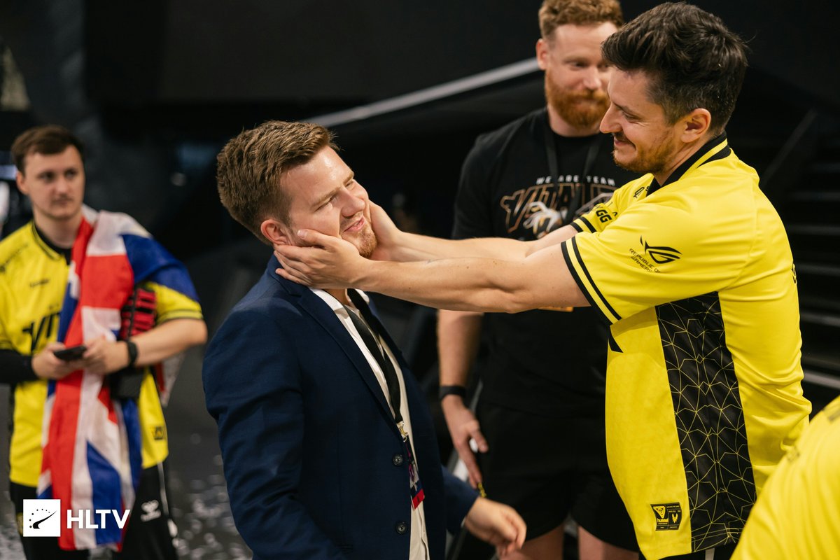 Ce moment dans les backstages capté par <a href="/HLTVorg/">HLTV.org</a> 🥰
