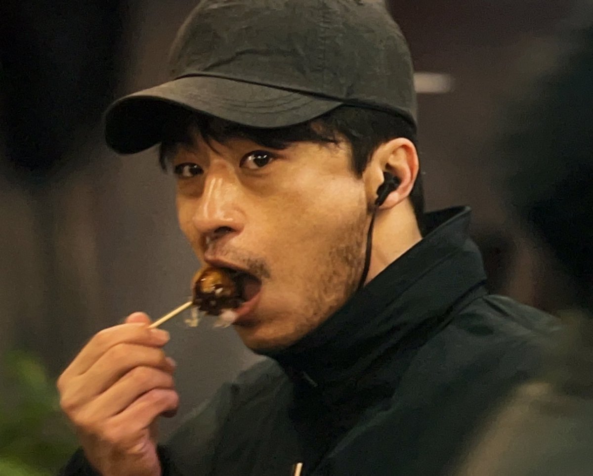 옛날에아주무서운낭만깡패가잇엇은...
그냥잇엇은딱히뭘하진않앗은...