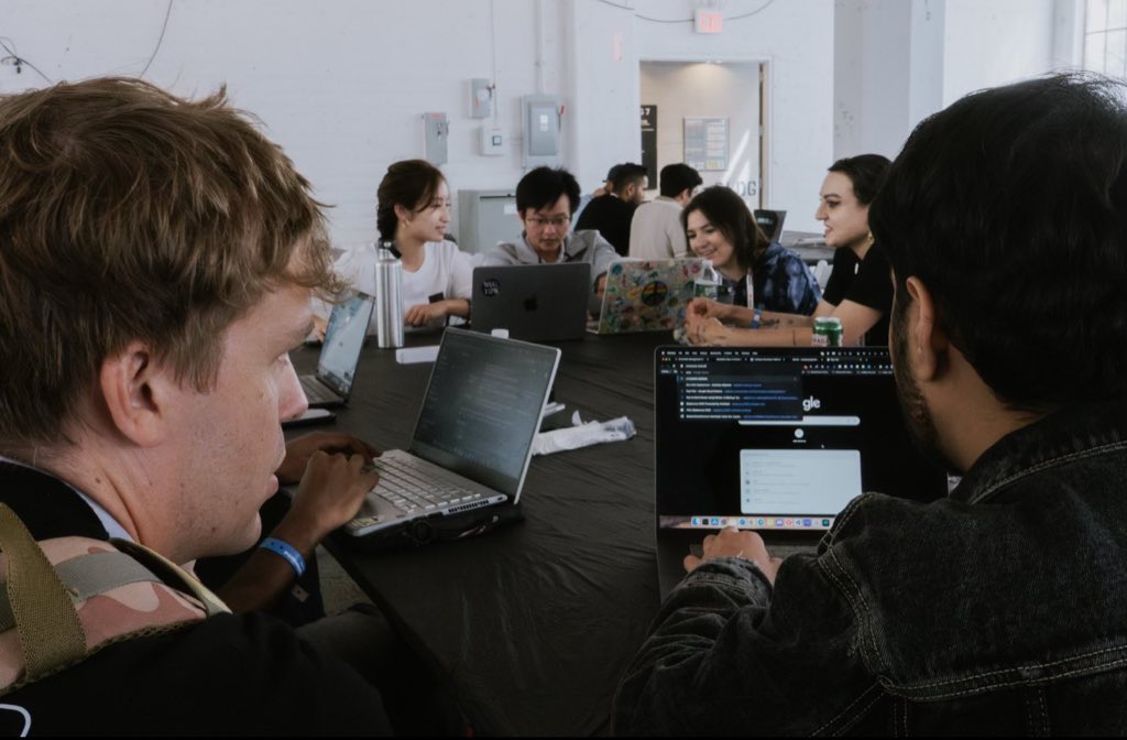 naman_307's tweet image. The house looks full with chefs ready to cook 🔥

#BuildOnNodeOps