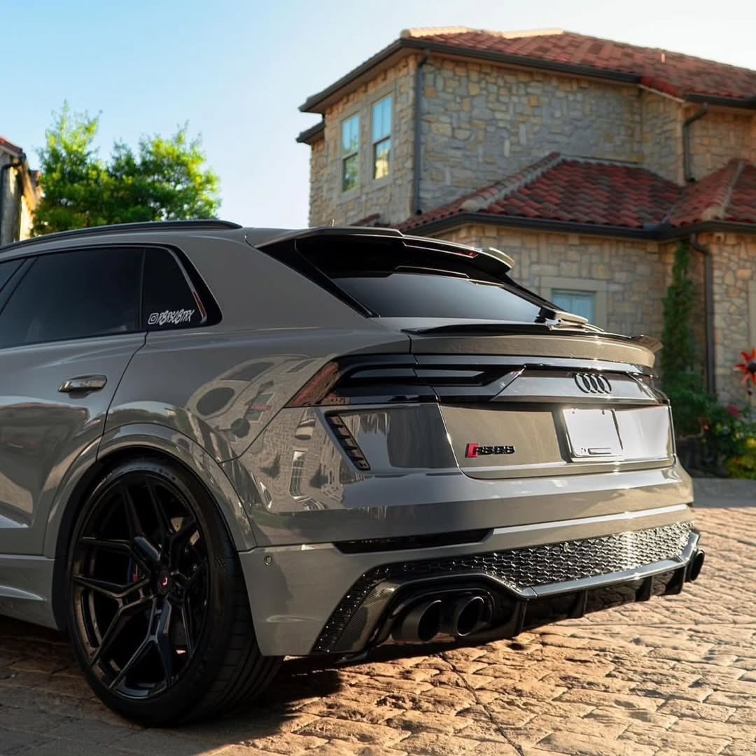 TheAutoHub's tweet photo. Audi RS Q8🩶🖤 https://t.co/dj5UsGiWXx
