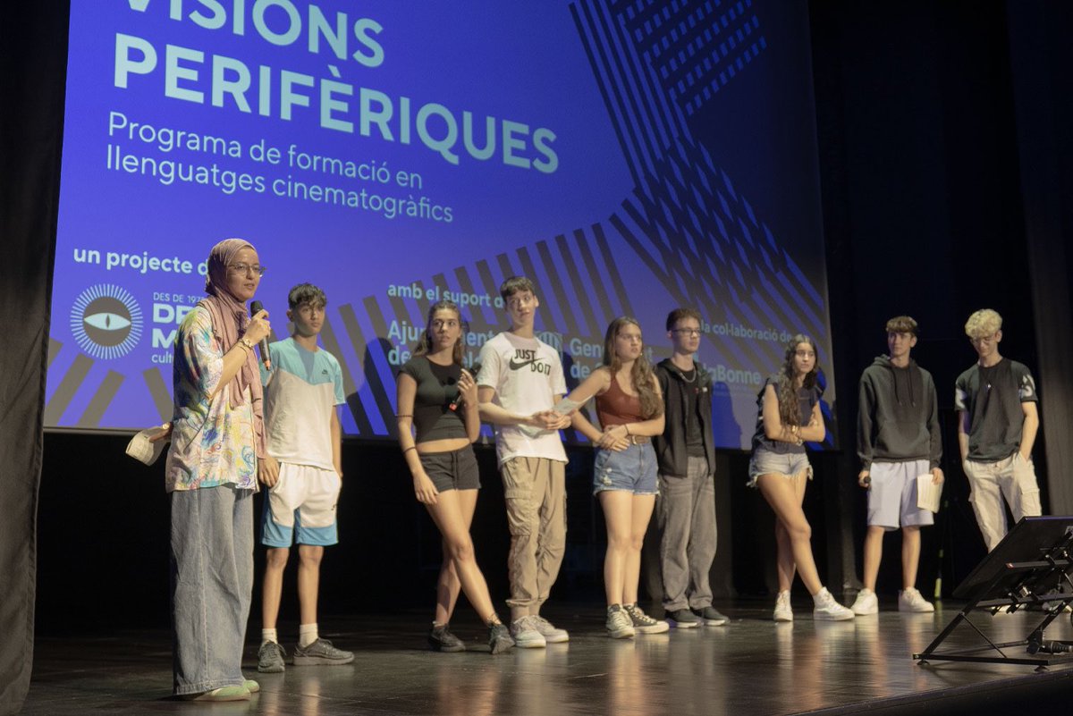 🎬 L’alumnat de 3r i 4t d’ESO de l’Institut Pau Claris ha creat el curt “El futur d’avui és el present de demà” dins el projecte Visions Perifèriques de Drac Màgic i la Mostra de Films de Dones.
🎥 Ja el podeu veure aquí 👉 youtu.be/Jbm3bXKjJgU