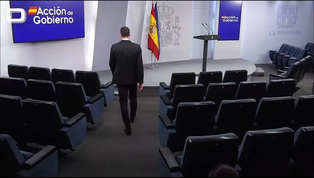 "Un lunático realiza una comparecencia para contarle un cuento chino a un grupo de sillones bien alineados, y va y les miente. No quiero que le ingresen en un psiquiátrico, quiero cárcel".

Alejandro Campoy