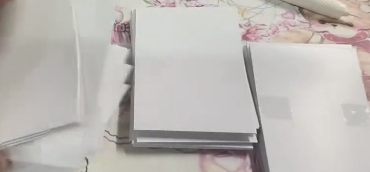 先日、この人から600元（約1万3千円）分の缶バッジを買いましたが、
届いたのは中身が空の荷物で、中には厚紙だけが入っていました。

調べたところ、同じ被害者が他にも複数いるようで、空包発送の常習犯です。

本当に最悪です。被害が広がらないよう、共有させていただきます
#缶バッジ #メルカリ