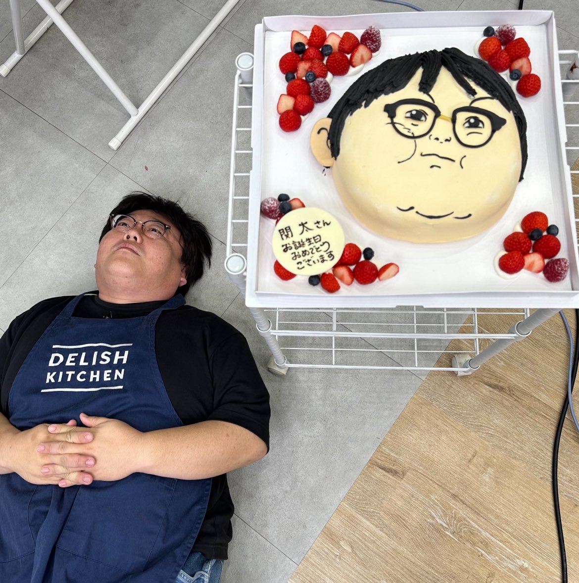 concent_cake's tweet photo. 先日@yamamoto_tm3  様のお顔ケーキを作成いたしました！
誕生日おめでとうございました🎂

以前@timeseki 様のケーキもお作りしたので
並べてみました☺️ https://t.co/VIhL8PToym