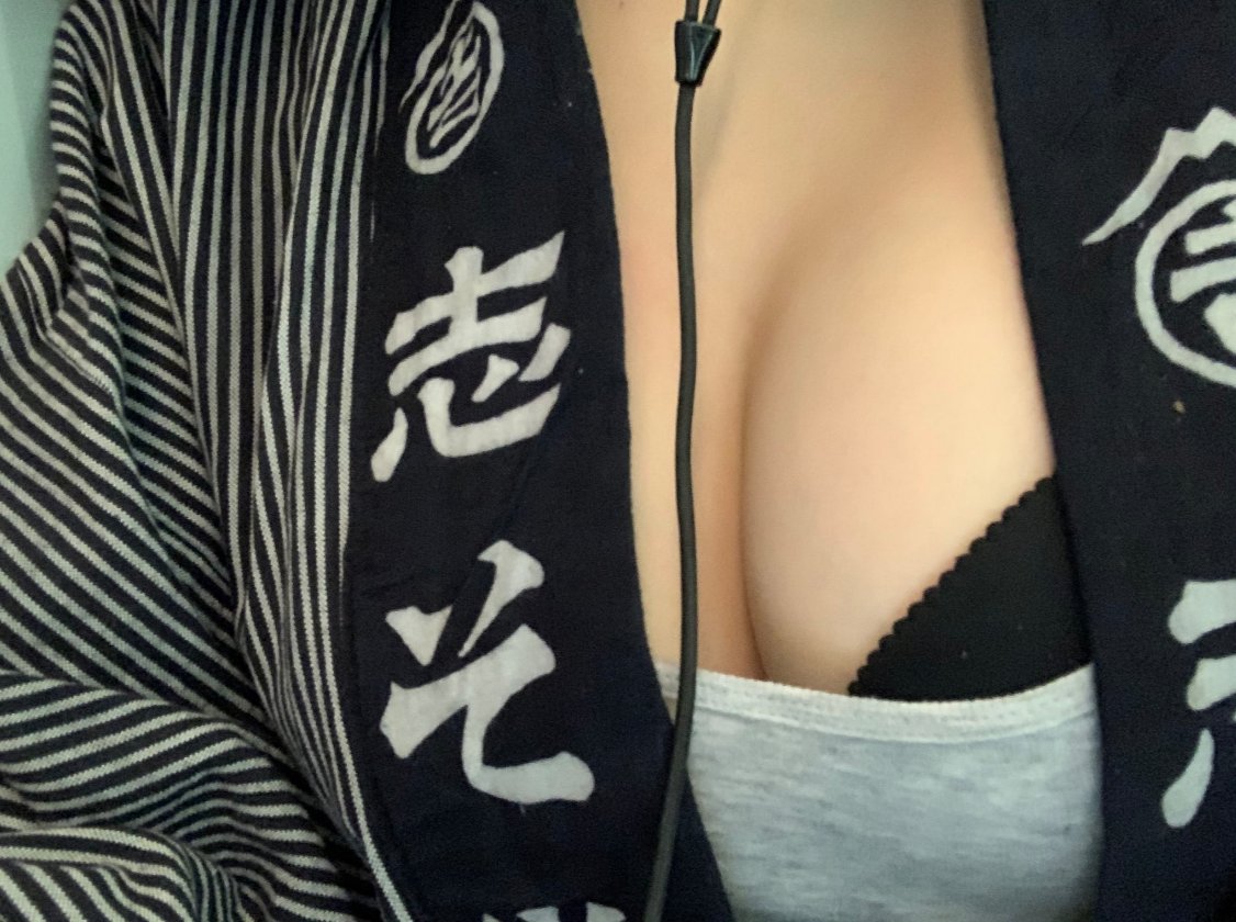 TabithaArm79870's tweet photo. 长风万里歌，归路三千折，微雨细洒黄昏后，青衫落尘埃。#南宁 https://t.co/tcppNRlWbb