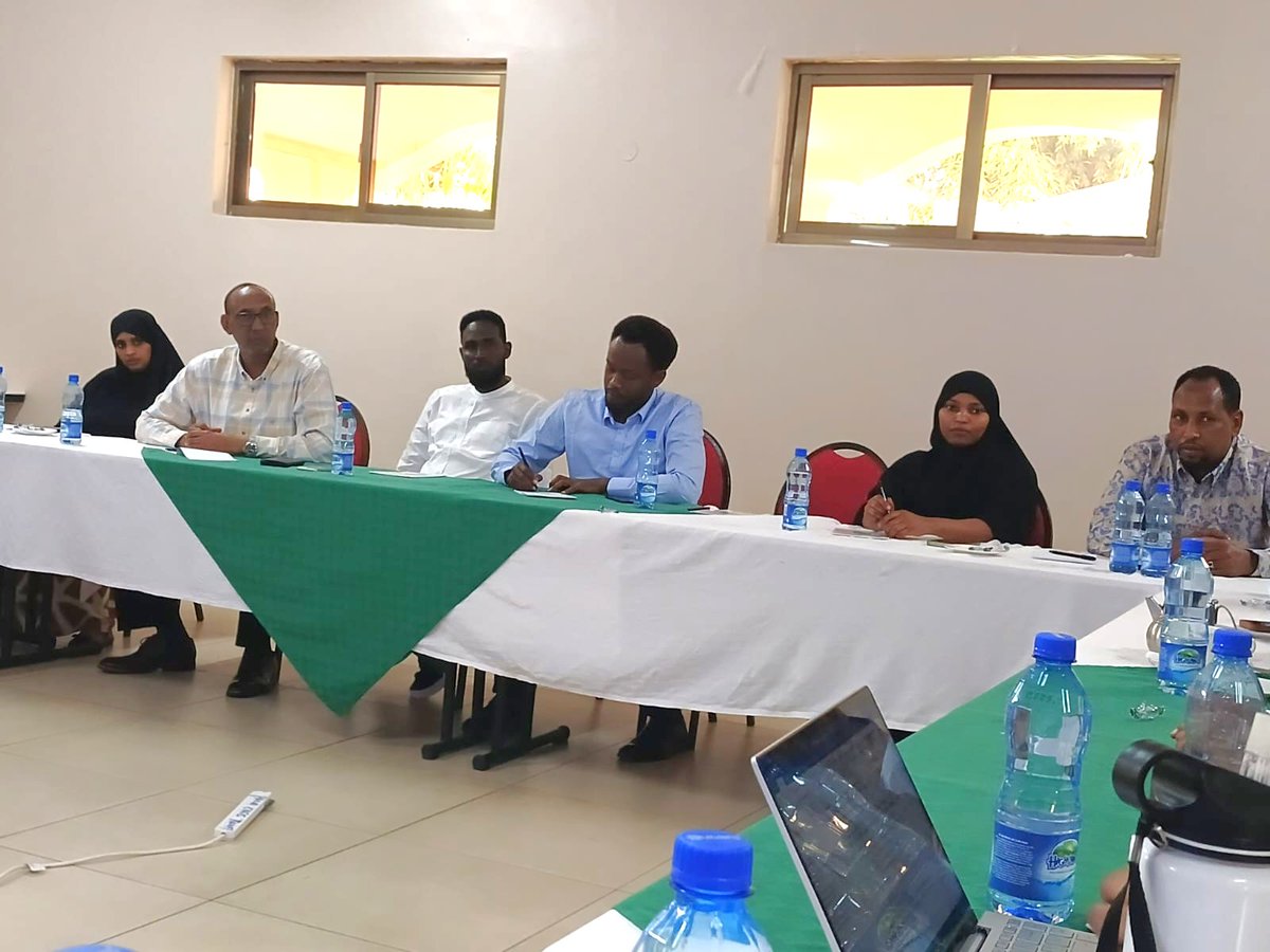 RCKKenya's tweet image. @RCKKenya held a 2-day information &amp;amp; experience sharing workshop in Garissa with 24 County Assembly members to review the Public Participation &amp;amp; Civic Education Bill under #WezeshaProject, championing for inclusion of refugees &amp;amp;host community to strengthen democracy &amp;amp;empowerment.