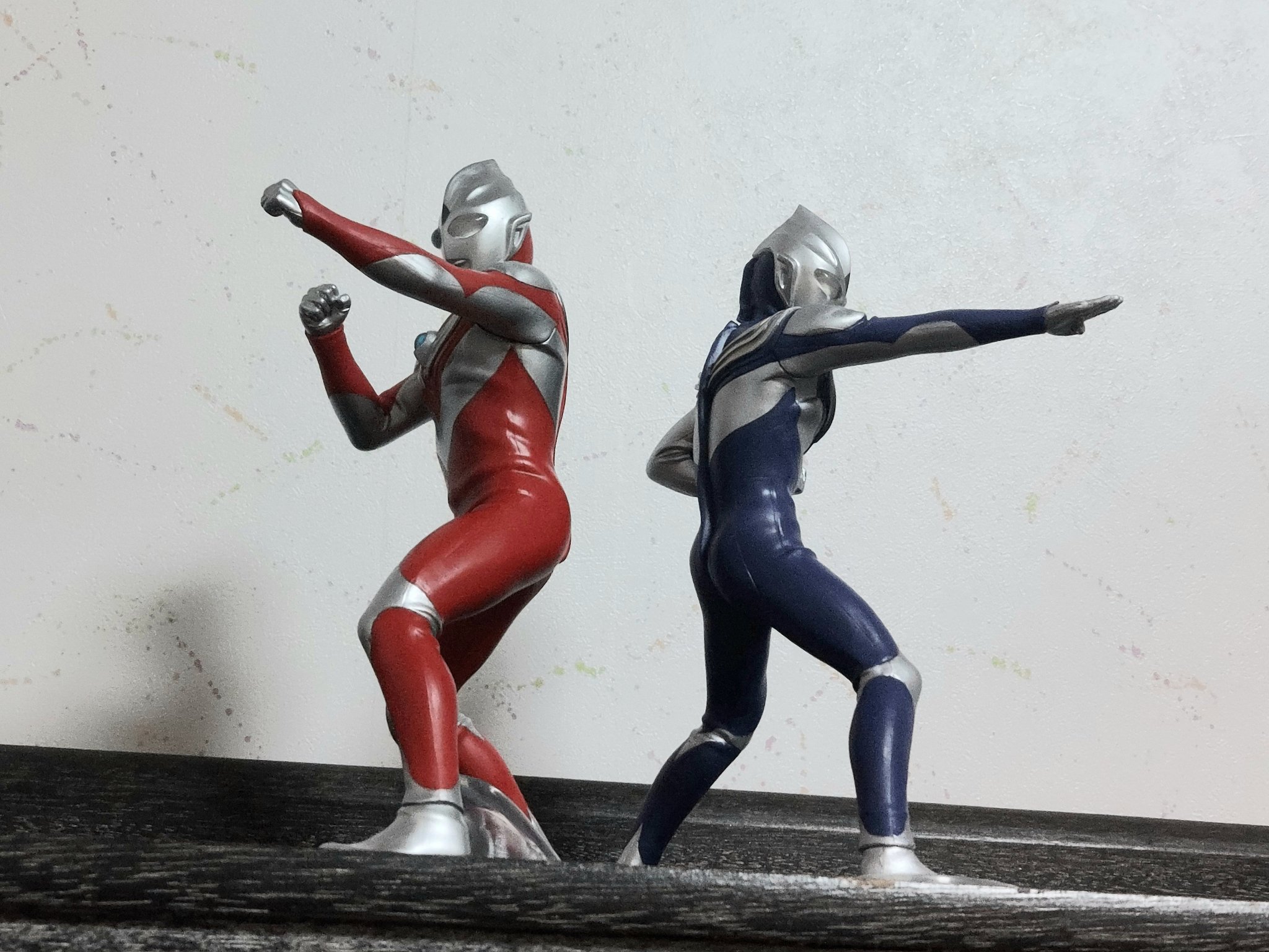 ウルトラマンティガ　スーツアクター　権藤俊輔氏　中村浩二氏　直筆サイン色紙 ウルトラマンティガ』スーツアクターの権藤俊輔氏、中村浩二氏の