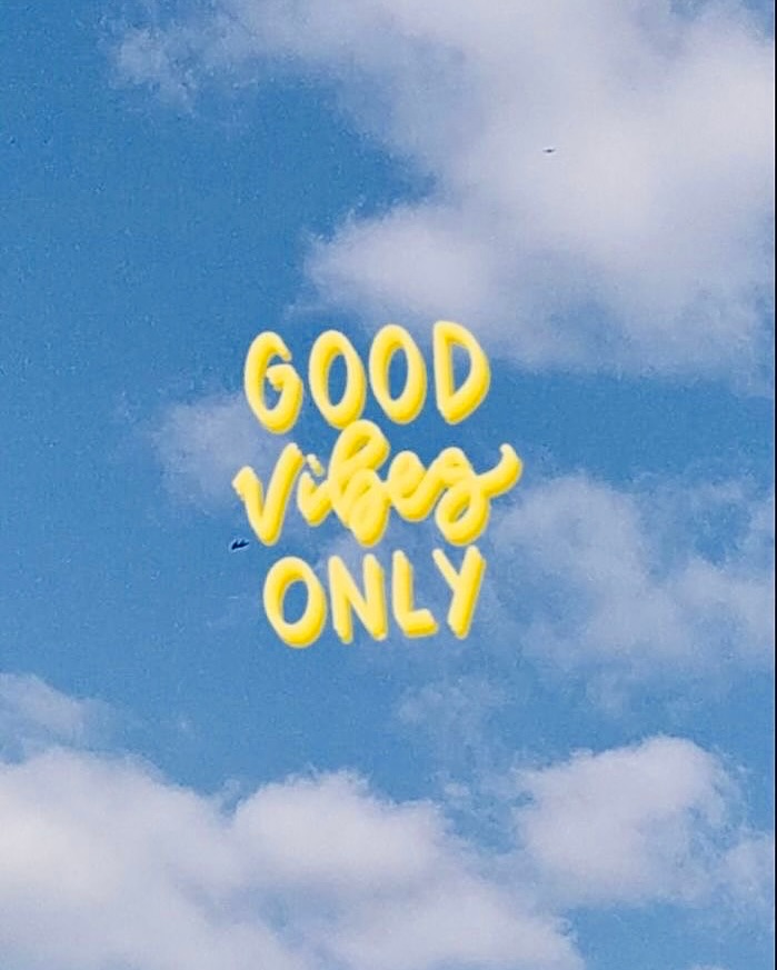 jesseeca_syj's tweet image. #GoodVibesOnly kind of days ✨🍓🐾 A little sunshine, a little sea breeze, and everything sweet in between 🌙🍫
#DreamyDays #VisualNotes #MoodInFrames