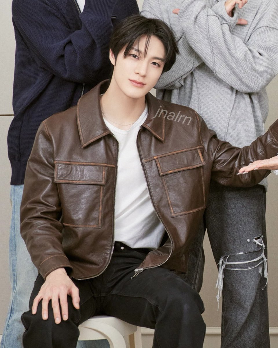 -jn setuju ga kalo lee jeno tu GANTENG BANGET 😭
cr. jnalrn