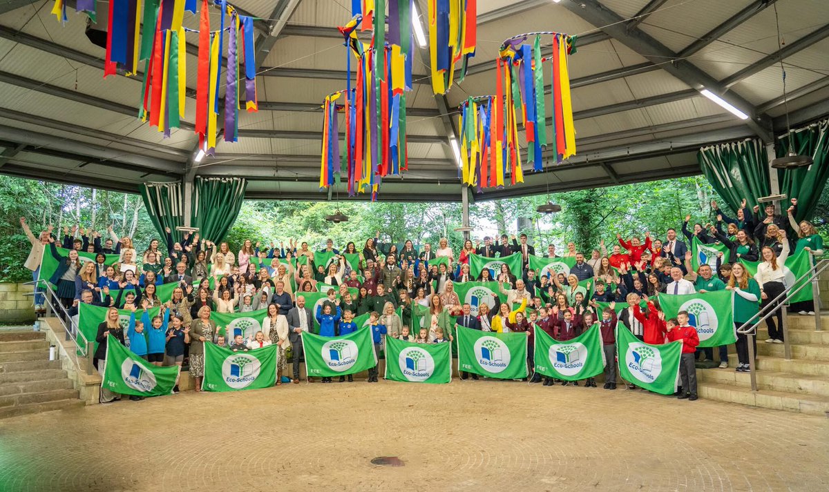 Congratulations to our Eco Club who picked up an award in the Wheelie Big Challenge at the recent Eco Schools Green Flag Awards Ceremony. 🚮♻️ Club members Mia and Andriya  were delighted to receive the award. 🏆 <a href="/KeepNIBeautiful/">Keep NI Beautiful</a> <a href="/Eco_SchoolsNI/">Eco-Schools</a> <a href="/ThornhillDerry/">Thornhill College</a>