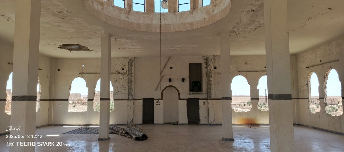 مسجد علي بن ابي طالب 
هذا احد بيوت الله عز وجل الذي تضررت بسبب القصف
هذا المسجد بحاجه الى تركيب ابواب وشبابيك ومنظومة طاقه 
الموقع ريف حماه الشرقي شرقي الحمراء 10 ك.م
#وياااباغي الخير اقبل اقبل
للتبرع التواصل على الرقم
0954710089
يوجد حساب شام كاش او عن طريق حواله ماليه