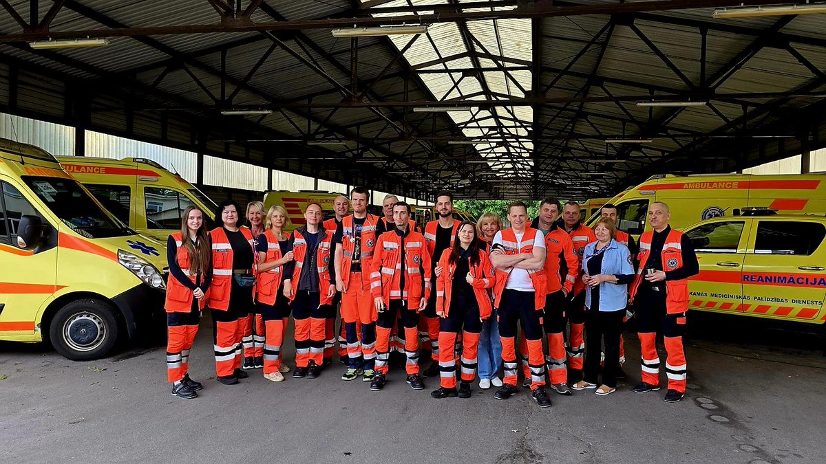 Liene Cipule (@lienecipule) on Twitter photo Sviniet tā, lai šie puiši un meitenes jums šodien nav jāsatiek!
Vismaz 190 <a href="/NMPdienests/">NMPdienests</a> brigādes šodien ir ierindā visā Latvijā.
Adatiņu sētu taisu
Apkārt manu mājuviet,
Lai ragana nodūràs,
Jāņa nakti staigajot.
Lai izdodas droši svētki! #BACCentrs Sviniet tā, lai šie puiši un meitenes jums šodien nav jāsatiek!
Vismaz 190 <a href="/NMPdienests/">NMPdienests</a> brigādes šodien ir ierindā visā Latvijā.
Adatiņu sētu taisu
Apkārt manu mājuviet,
Lai ragana nodūràs,
Jāņa nakti staigajot.
Lai izdodas droši svētki! #BACCentrs