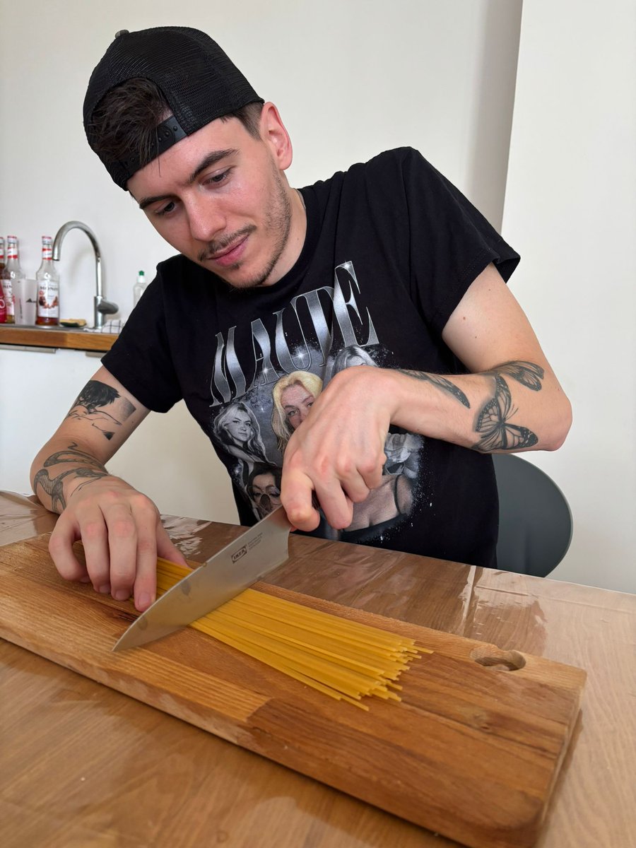 Shifters tweet media