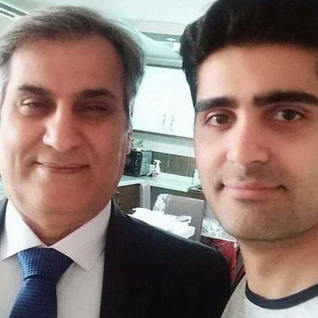 Iam_HalfBlood_P's tweet image. بجای پویای عزیز بختیاری فریاد میزنم.
#KingRezaPahlavi 
#MIGA