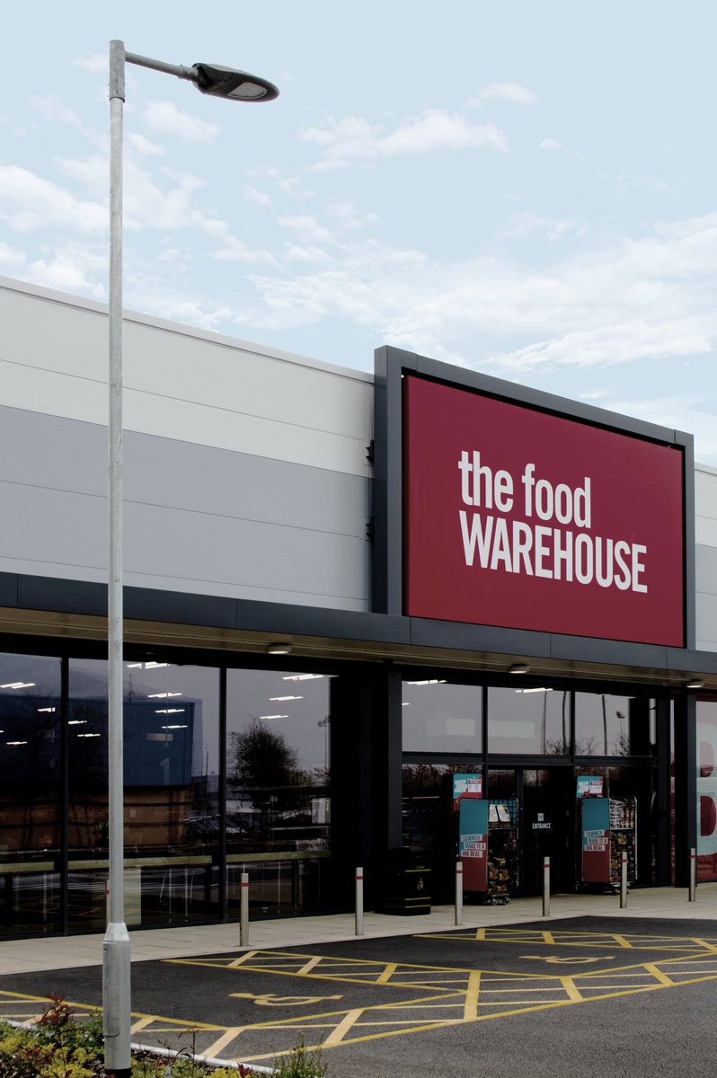 The Conquest is a high performance IP66 rated #streetlight optimised for high uniformity. Options include Nema, CMS, Dali, CCT, Optic, spill shield, spigot size &amp; RAL colours. View more here bit.ly/3S5BxaO or call 0800 999 5201. #GemmaLighting #UKMade #ExteriorLighting