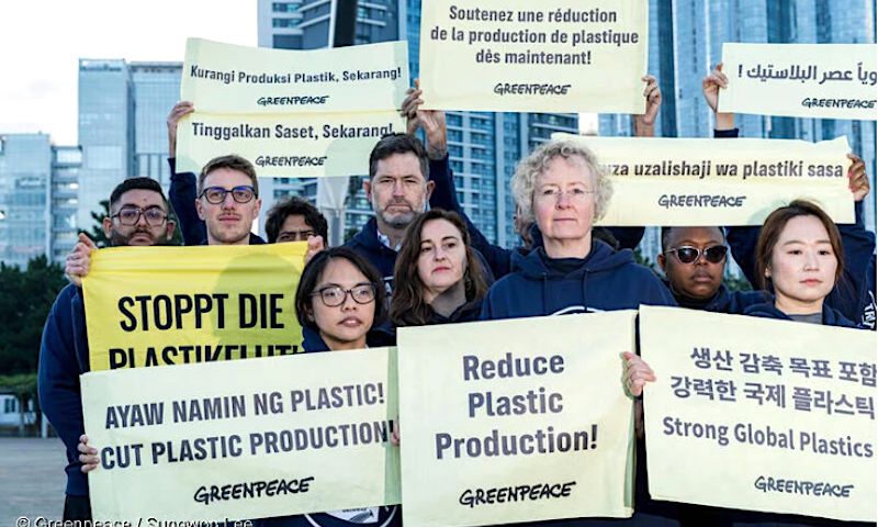 Mikroplastik im Körper: Die Politik schaut weg anstatt zu handeln. Und 7 Tipps, wie man sich (etwas) vor Mikroplastik schützen kann. 

infosperber.ch/umwelt/uebrige… 

Bildquelle: © Sungwoo Lee/Greenpeace