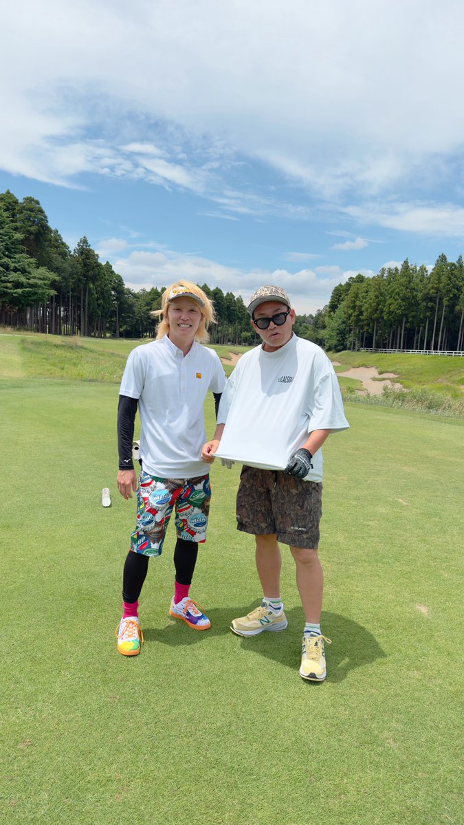 大好きな兄貴と炎天下の中ラウンド。
暑かったけどずっと笑いっぱなしで楽しかったー。
改めて、、、、お兄さんだーいすき。