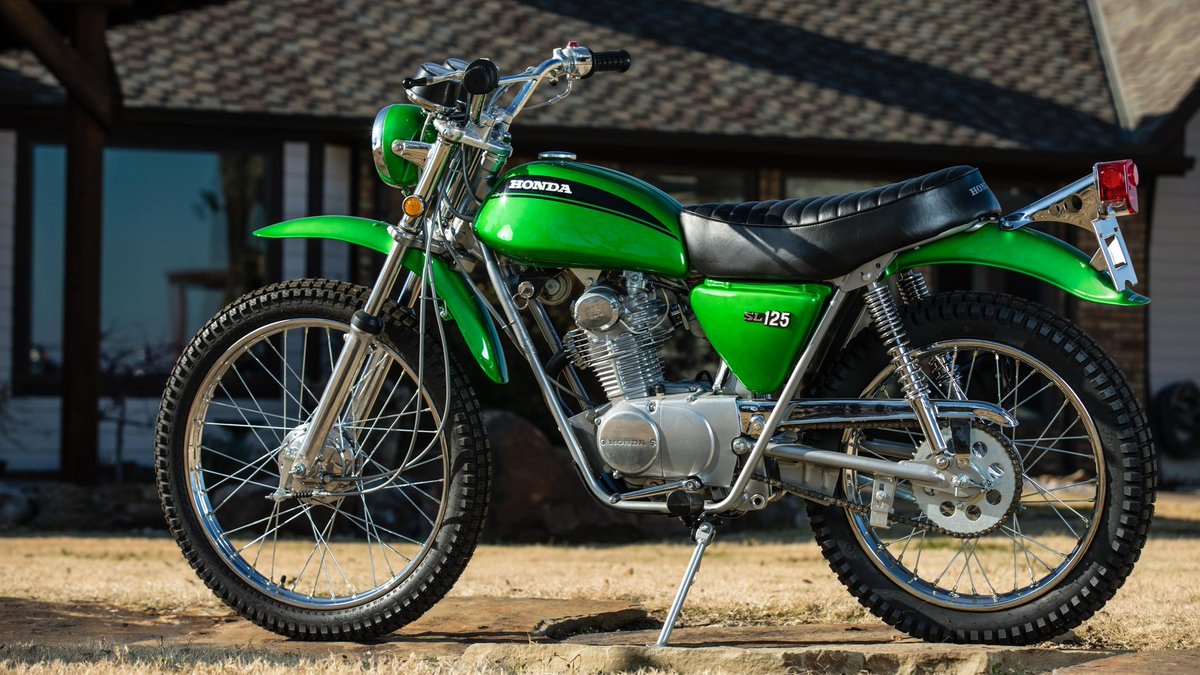 Honda SL125, 1971. Thomas Faulk snr said 'some of my greatest memories were on a SL125'. Some models had a white stripe across the tank. Tell us your memories of the SL125 of your 125cc memories in general.
#classicbikeshows #classicmotorcycle #classicbikes #motorcycleevents