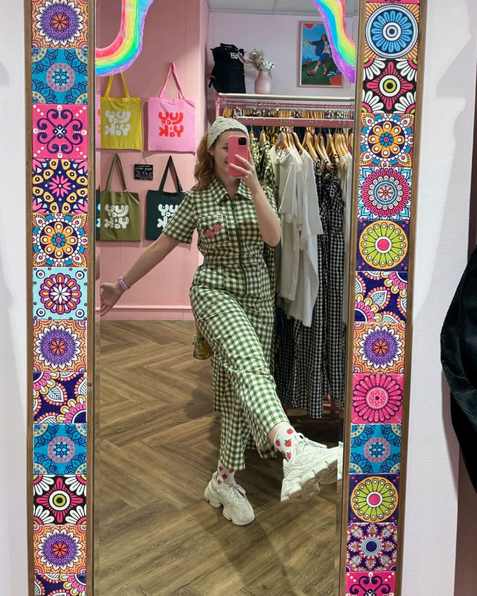 Best way to start the week 🌞 It’s #YakMirrorSelfieMonday 📸

Share your selfies on Insta for your chance to bag yourself a £25 YakToken! ❤️

bit.ly/Lucy-and-Yak-I…