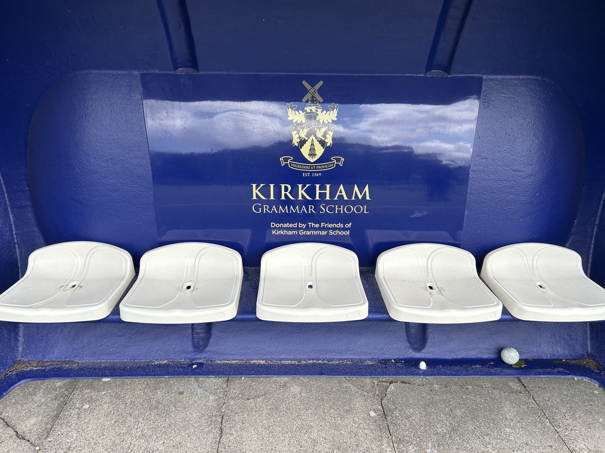 StuartCanvas's tweet image. 2 x Fibretech Pro Shelters delivered &amp;amp; installed at Kirkham Grammar School 🏫💪 A major investment for the school! Proud to support top-quality sports facilities. #StuartCanvas #FibretechPro #SchoolSports #InstallationComplete
