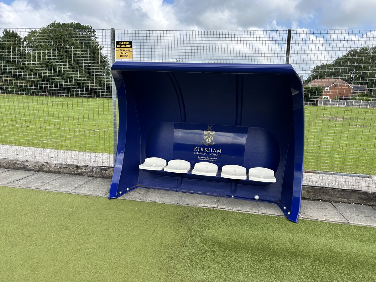 StuartCanvas's tweet image. 2 x Fibretech Pro Shelters delivered &amp;amp; installed at Kirkham Grammar School 🏫💪 A major investment for the school! Proud to support top-quality sports facilities. #StuartCanvas #FibretechPro #SchoolSports #InstallationComplete