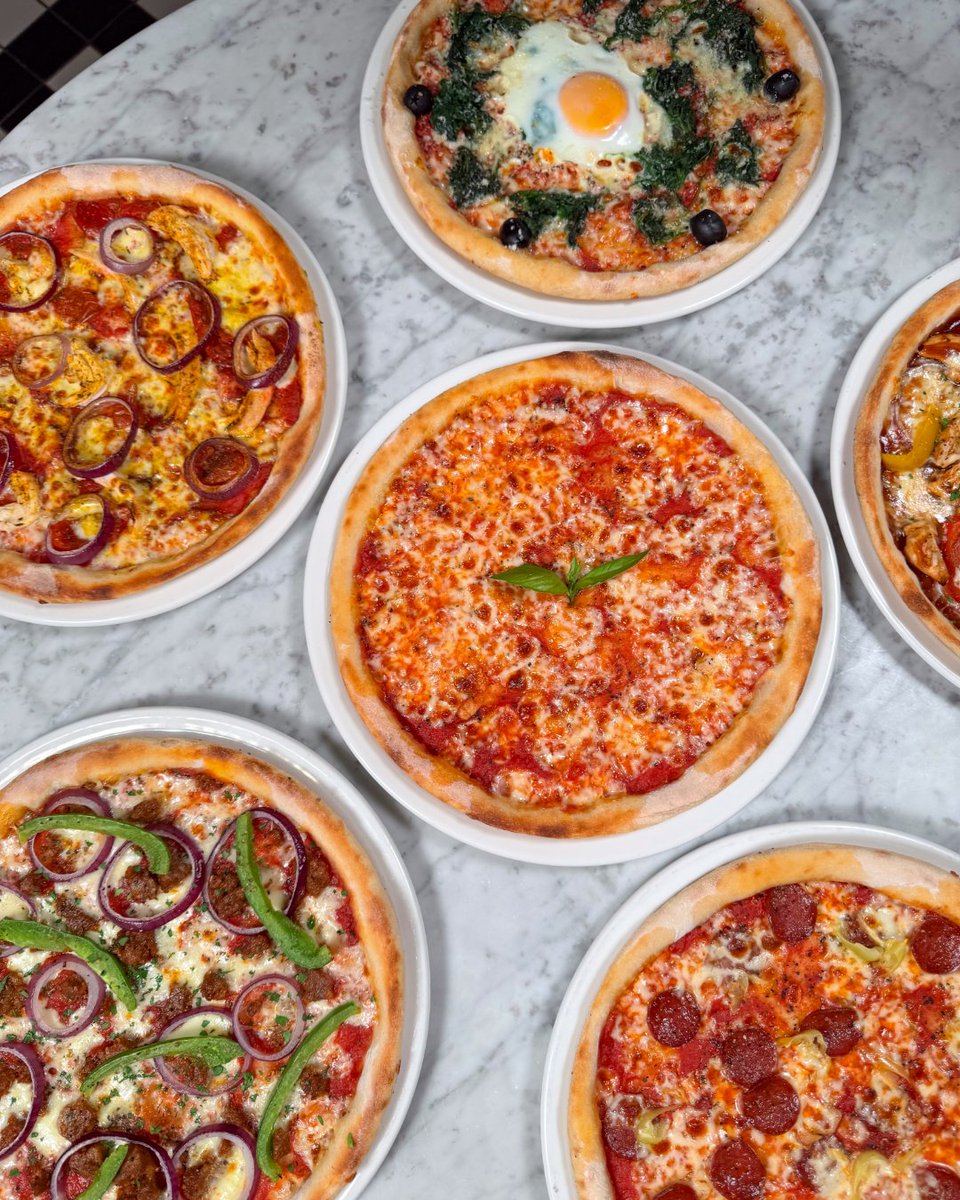 PizzaExpress's tweet image. Don't forget our £1 pizza offer is still available until Thursday 26th June 😋.
Buy any Classic or Leggera pizza, and get another for just £1 between Monday - Thursday.
Full T&Cs: pizzaexpress.com/terms-and-cond… 🔗