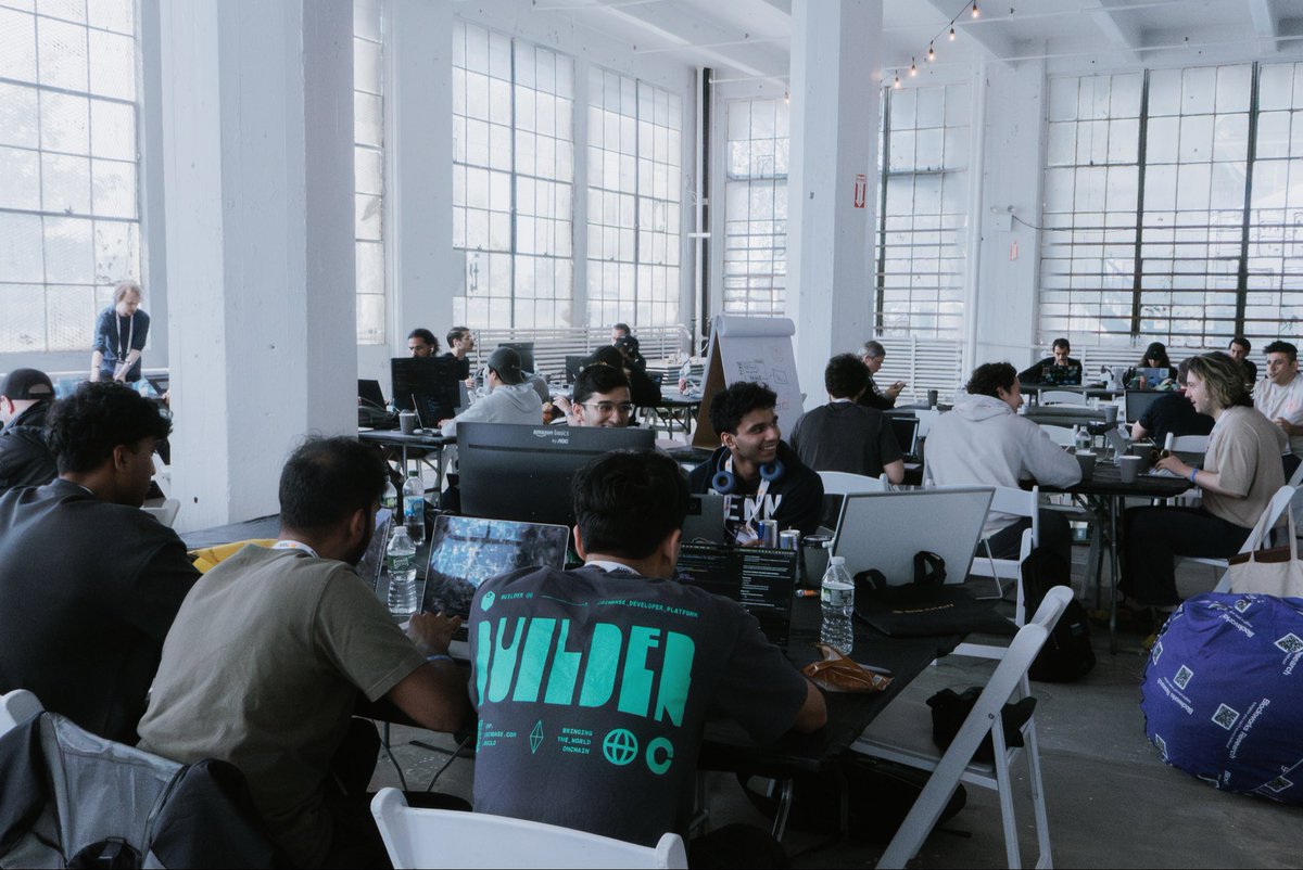 _starrh's tweet photo. Flow’s Cadence language made coding dApps smooth. Hackers tackled AI, gaming, & DeFi. Big shoutout to all builders pushing boundaries! #FlowHackathon #Cadence https://t.co/ox96wEp90M