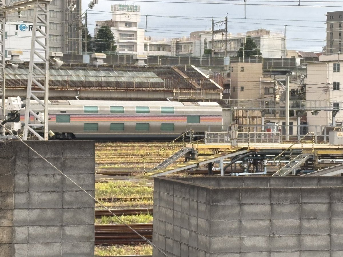 EF64_1045's tweet photo. 青森方面の先頭が...
#寝台特急カシオペア https://t.co/q0XIIhEQdw