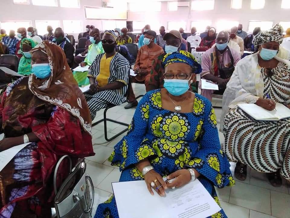 Education Baccalauréat : Le ministère doit agir. conakrylemag.com/education-bacc…