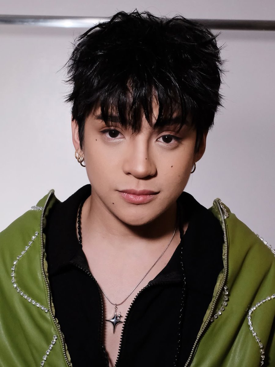 NAGILIW's tweet photo. [📸] 250623

Kalo yang kali ini giliran Mang Tomas🥰 Gimana? Apakah make up kali ini bikin kalian makin naksir ALAMATT?!

#ALAMAT #ALAMAT_Tomas

ALAMAT AT IAM WORLDWIDE
#ALAMATatIAM
#IAMWorldwide https://t.co/WF2kmWCfva