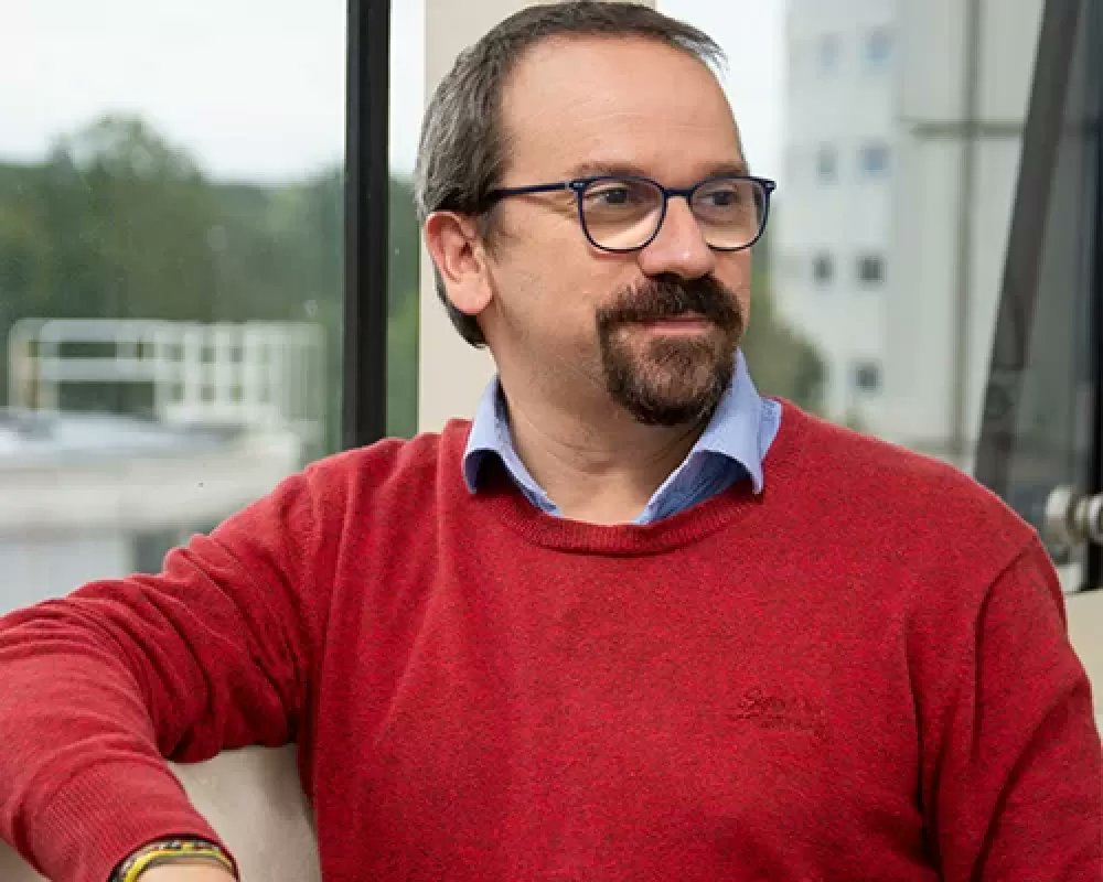 Thrilled to announce that our Scientific Director, Lorenzo Moroni, has received the prestigious ERC Advanced Grant for his project MECCANO. This €3.5M grant will allow him to explore a new direction in his research on engineering complex materials to guide and train stem cells.