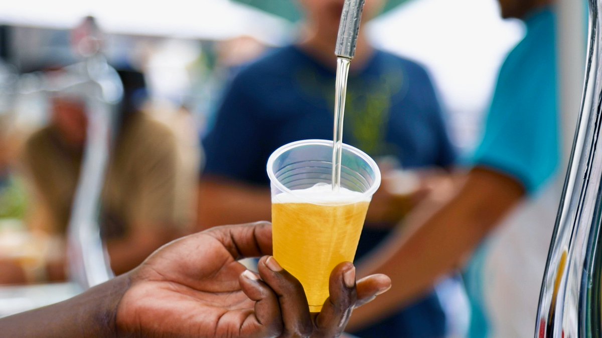SuperSportPark's tweet photo. Pouring perfection, tasting bliss! 🍻 

Get your tickets to the Taste of SuperSport Park Wine Walk for an unforgettable experience featuring beer, wine, and whiskey. 

Tour the stadium while you sip and savour! 

Get yours here🎟️: https://t.co/N54AjKji2t

#TasteOfSSP | #WineWalk https://t.co/B3eXxo8MKT