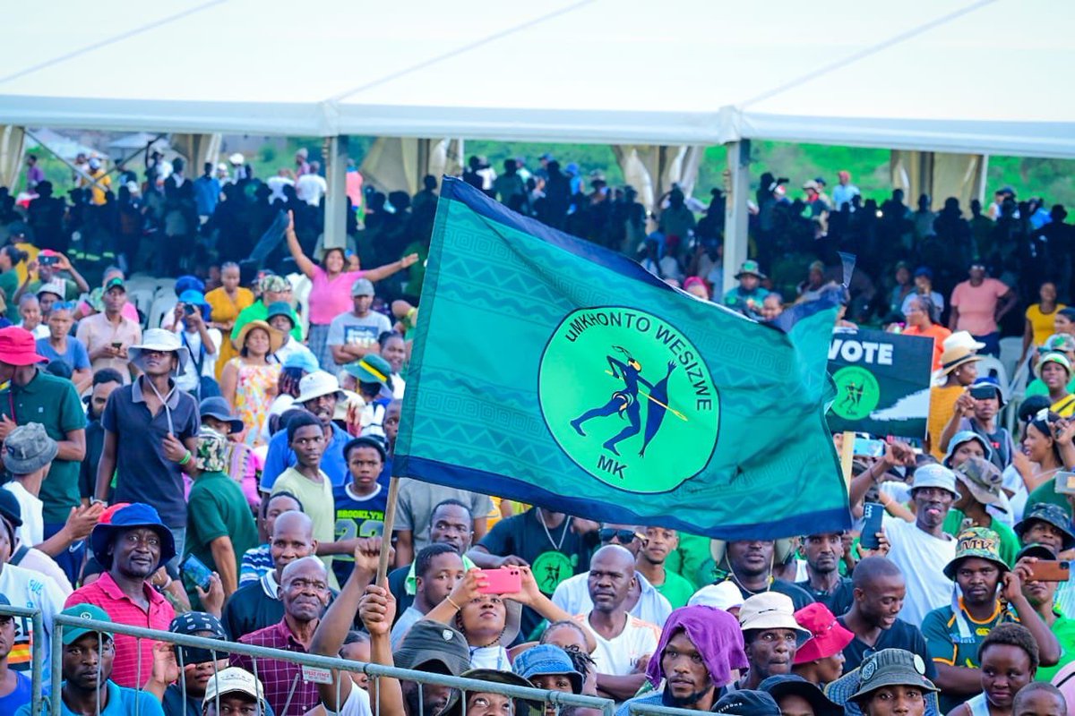 GuptaSekhula's tweet photo. #DefendMk from former cult members...MKP is us 💚🖤✊🏿 https://t.co/ZxrHB5uQhV
