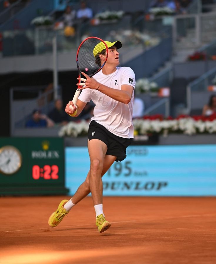 MONTANTEEE 🔥

PALIER 1 🪜

FONSECA 🇧🇷 + BASILASHVILI 🇬🇪

COTE: 1.87 🤑

❤️+♻️ SI TU SUIS 

#TeamParieur