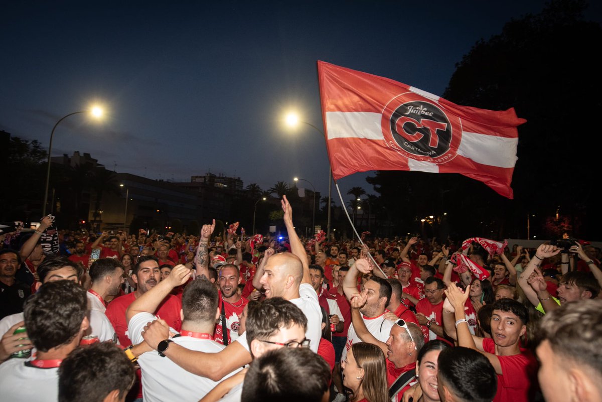 🏆🥹🔙 𝐻𝑜𝑦 ℎ𝑎𝑐𝑒 𝑢𝑛 𝑎ñ𝑜

Seguimos soñando... 💭😌

#PrimeraDivisiónFS