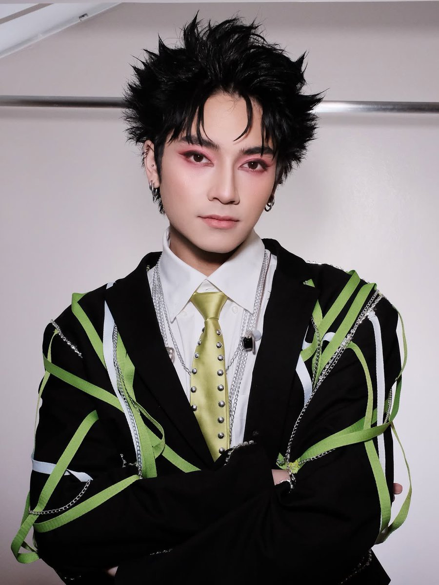 NAGILIW's tweet photo. [📸] 250623

Dek Jao apakah kamu ini animeeee 😍😍 Liat guys! Secakep ini dari rambut sampe make up dia!

#ALAMAT #ALAMAT_Jao

ALAMAT AT IAM WORLDWIDE
#ALAMATatIAM
#IAMWorldwide https://t.co/hzBohAMxgq
