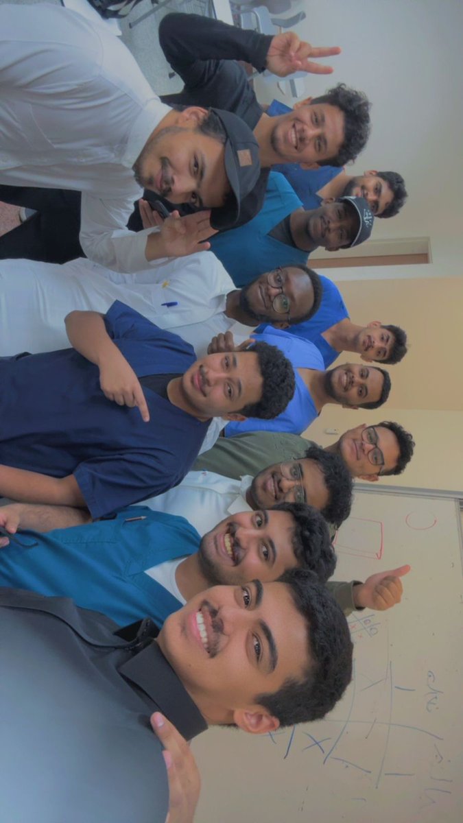 Hroon2002's tweet image. بعد محاولة ٤ سنوات تجاوزنا سنة "ثانية" بحمدالله وفضله 😅😂...

✨Happy nice holiday✨.

#UQU
@FAMS_UQU 
#AMSC_FAMS
#AMSC 
#uqumed45
#EMSUQU45