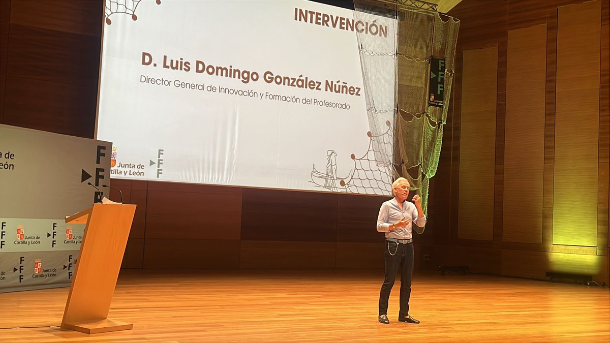 El equipo asesor de <a href="/cfiesalamanca/">CFIE SALAMANCA</a> en la Jornada de encuentro y formación de la Red de Formación #reddesaberes. Presenta la directora  <a href="/CSFPJCYL/">CSFP</a>  
Inauguración a cargo de D. Luis Domingo González Núñez, Director General de Innovación y Formación del Profesorado #FormaciónCyL