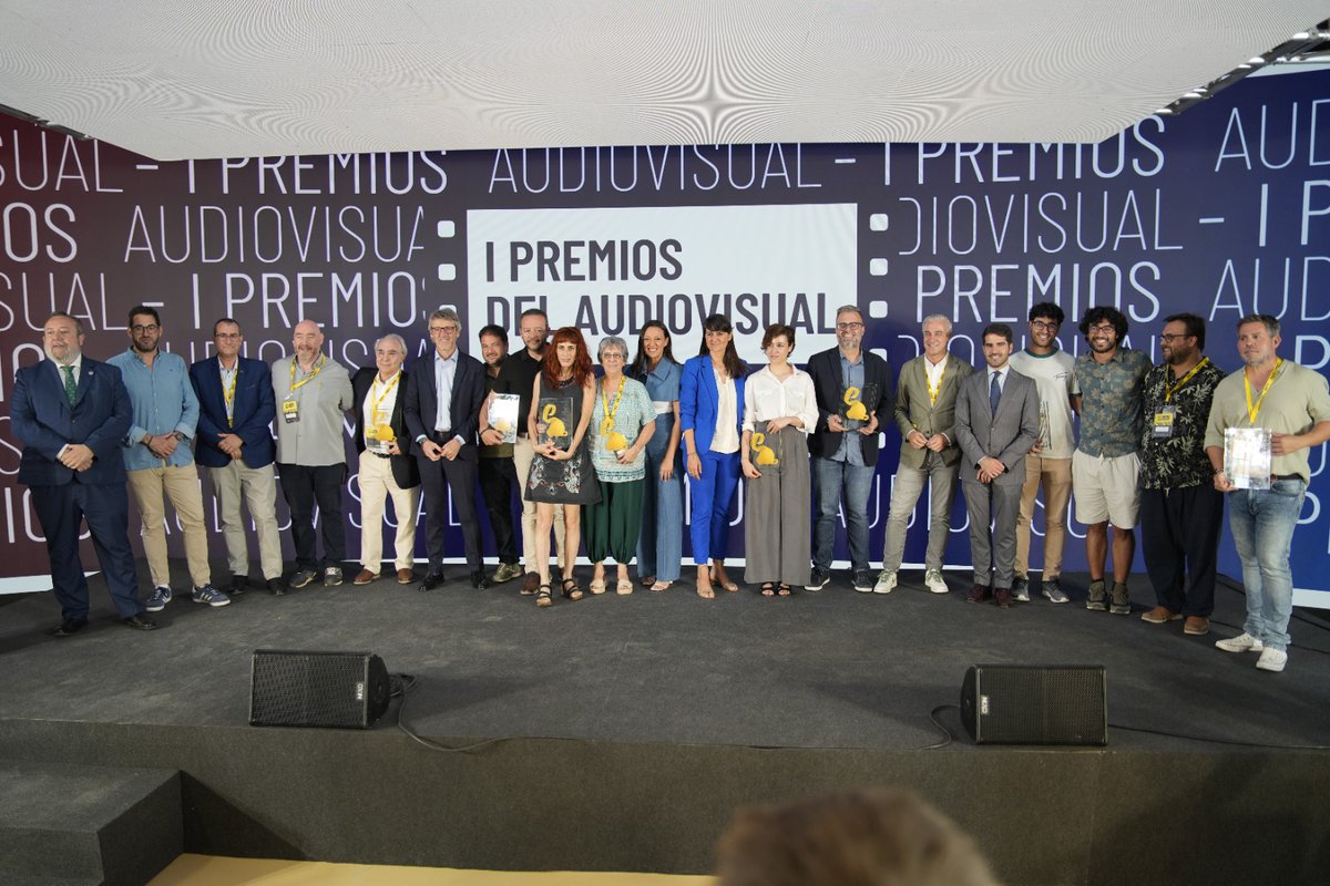 Twin Freaks Studio (@twinfreakstudio) on Twitter photo 🏆 El pasado viernes en <a href="/iberseries/">Iberseries</a> recibimos dos premios:
🥇 Mejor Spot - Pide un deseo
🥇 Mejor Vídeo Corporativo - Magnanni
Ambos de la mano de la agencia <a href="/PortavozDigital/">portavozdigital</a>.
¡Gracias a todos los que confían en nuestro trabajo! 🎬✨ 🏆 El pasado viernes en <a href="/iberseries/">Iberseries</a> recibimos dos premios:
🥇 Mejor Spot - Pide un deseo
🥇 Mejor Vídeo Corporativo - Magnanni
Ambos de la mano de la agencia <a href="/PortavozDigital/">portavozdigital</a>.
¡Gracias a todos los que confían en nuestro trabajo! 🎬✨