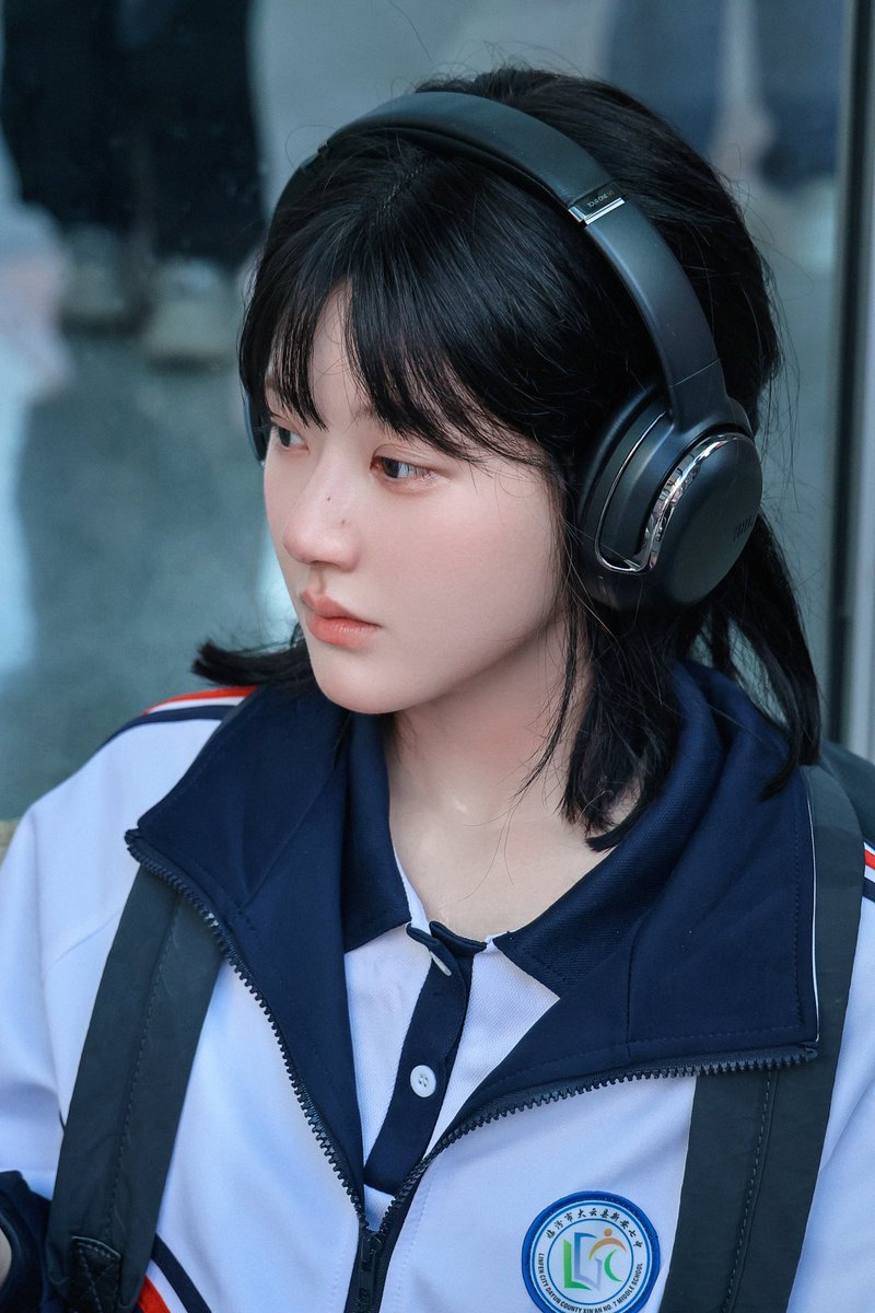 투투장부주를 끝으로 교복 안 입는다고 했는데... 말도않되 이 분 아니면 누가 교복 입어