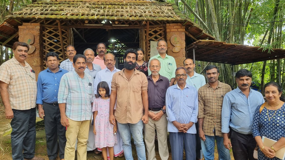 TIES Organises One-Day Apiculture Training to Promote Pollinator Conservation

Learn more: ties.org.in/News/TIESOrgan… 

#TIESinstitute #apiculturetraining #apiculture #honeybees #farming #beekeeping #farmertraining #honey #conservation #pollinators #pollination #education #kottayam