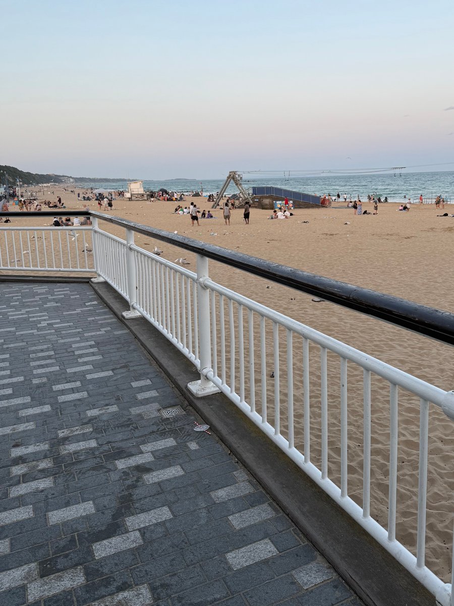 DorsetSpecials's tweet photo. #SpecialSergeant David and #SpecialConstables Paolo & Paul joined the NPT in Bournemouth to tackle antisocial behaviour on the seafront this weekend .
A large quantity of nitrous oxide โ a Class C drug โ was seized from members of the public.
#DorsetPolice #GoodSafeSummer https://t.co/RuR4NW6iEn