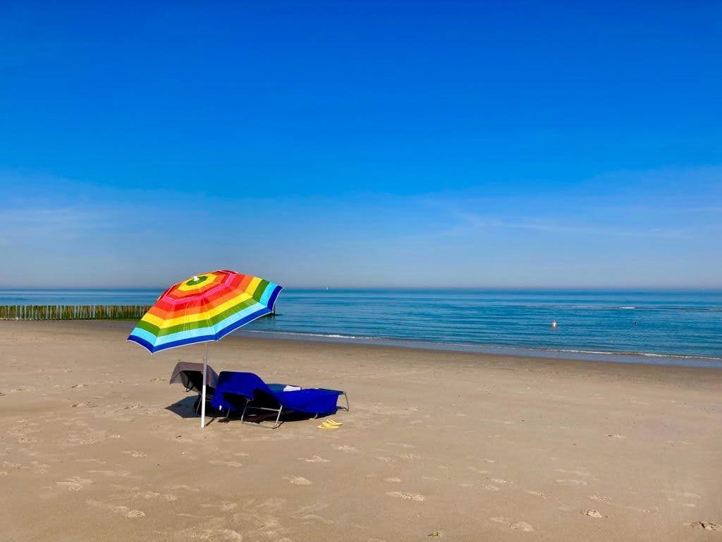 Donderdag 12, vrijdag 13 en zaterdag 14 waren tropisch, maar zondag 15 juni werd de 25 niet gehaald in Zuid NL.

Ook deze maandag de 23e geen 25 graden, dus de vorige zomerse en topische dagen vervallen ook vandaag weer.

Morgen, mits 25 gr. dan, opbouwen naar nieuwe #HITTEGOLF