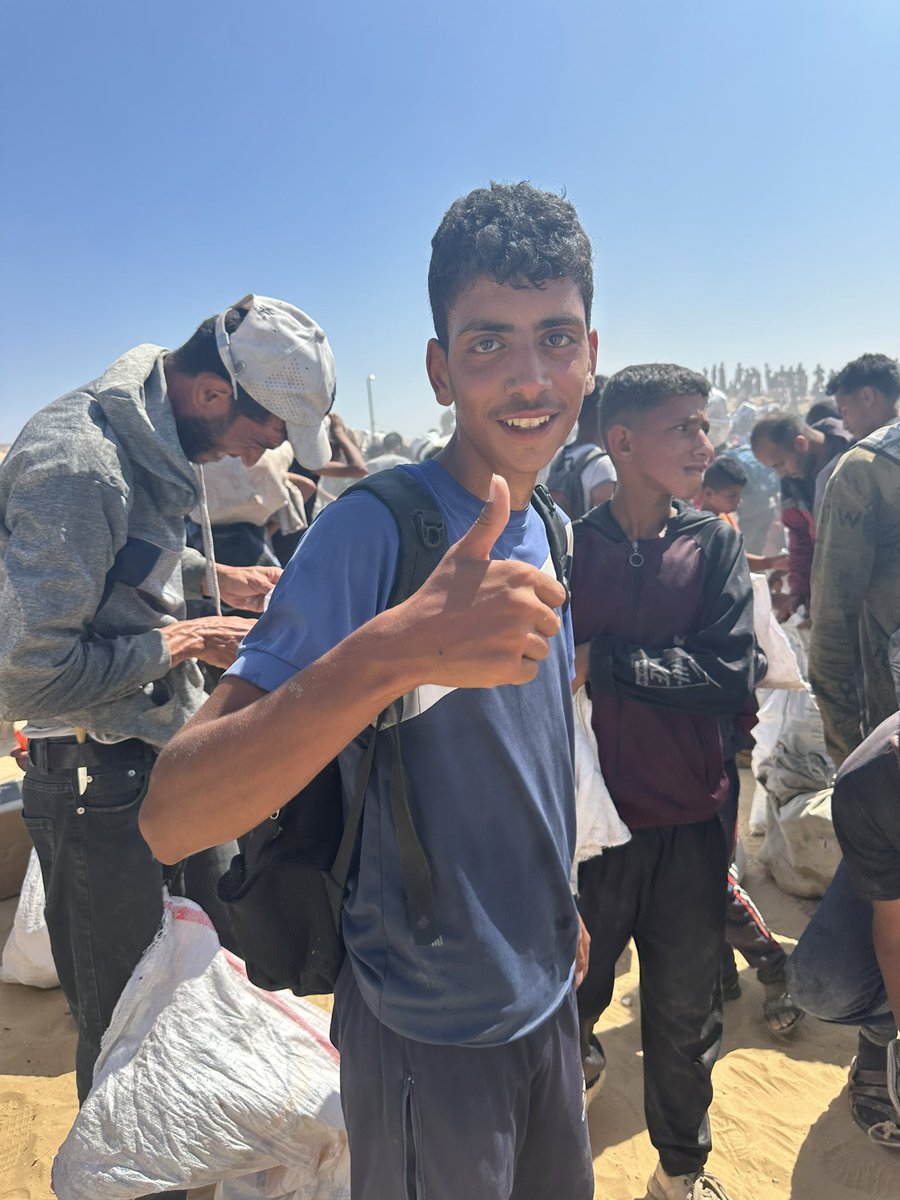 Rɪᴄʜᴀʀᴅ Kᴇᴍᴘ ⋁ (@colrichardkemp) on Twitter photo (1/2) Some more photos from my visit to Gaza Humanitarian Foundation aid site inside Gaza a few days ago. <a href="/GHFUpdates/">Gaza Humanitarian Foundation</a> (1/2) Some more photos from my visit to Gaza Humanitarian Foundation aid site inside Gaza a few days ago. <a href="/GHFUpdates/">Gaza Humanitarian Foundation</a>
