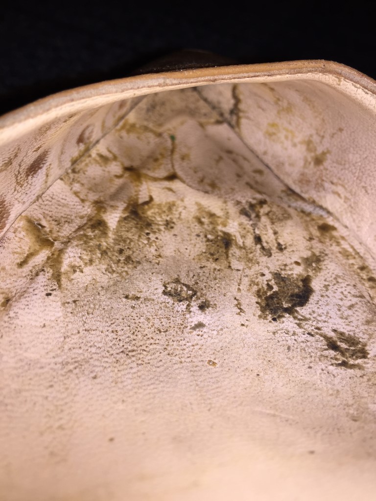 谁见过这种   我看见了我想把他舔干净 然后再怒射精液 给他保养的亮亮的 舔鞋 保养过程在主页q群里      #扫楼 #打胶 #精液高跟鞋 #射高跟鞋 #扫楼打胶 #精液 #高跟鞋 #保养 #楼道保养 #高跟鞋