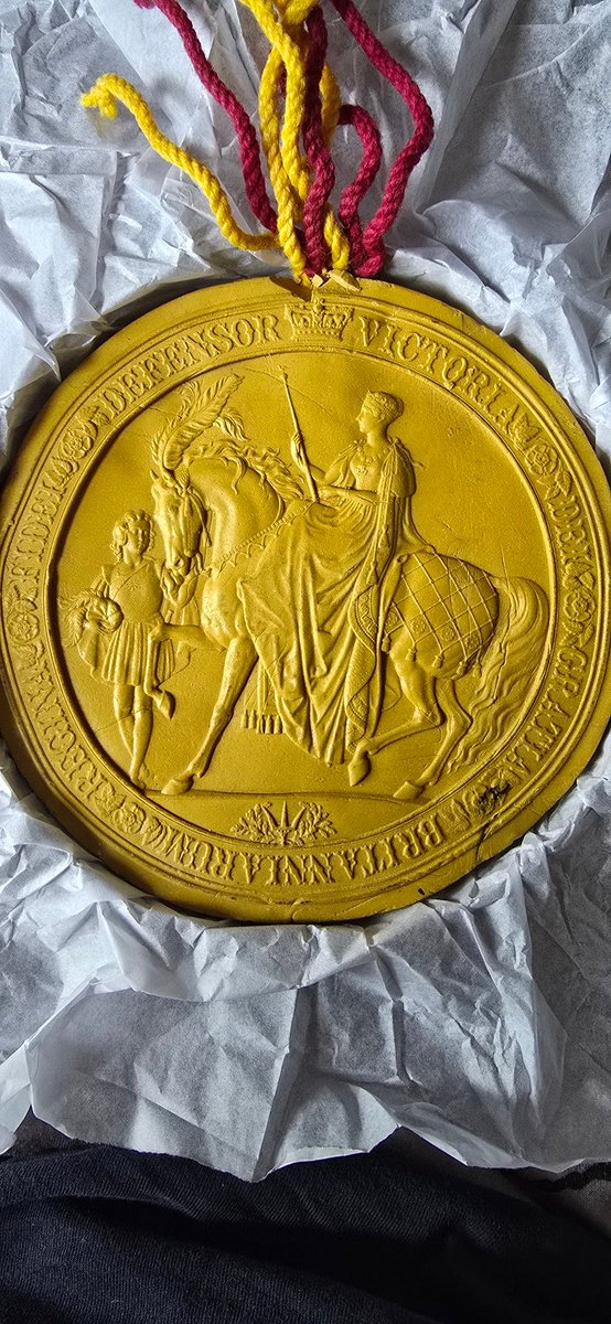 PStiffell's tweet image. The clavis regni, it's such an honour for me to hold Queen Victoria's Great Seal 😍😍. Victoria's are unique by being made of yellow wax.
