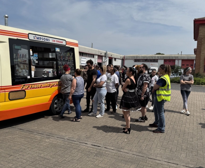 CocobaChocolate's tweet photo. Last Friday, the Cocoba team enjoyed an ice cream in the sunshine to celebrate everyone’s hard work in completing our large contract order ahead of schedule. It was a wonderful moment for the entire team. 😋☀️🍦

#CocobaChoclate #Team #Teammoments https://t.co/VjISiC339x